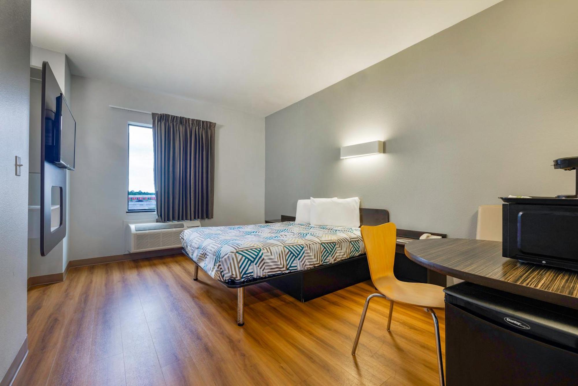 Motel 6 Texas City I-45 Экстерьер фото