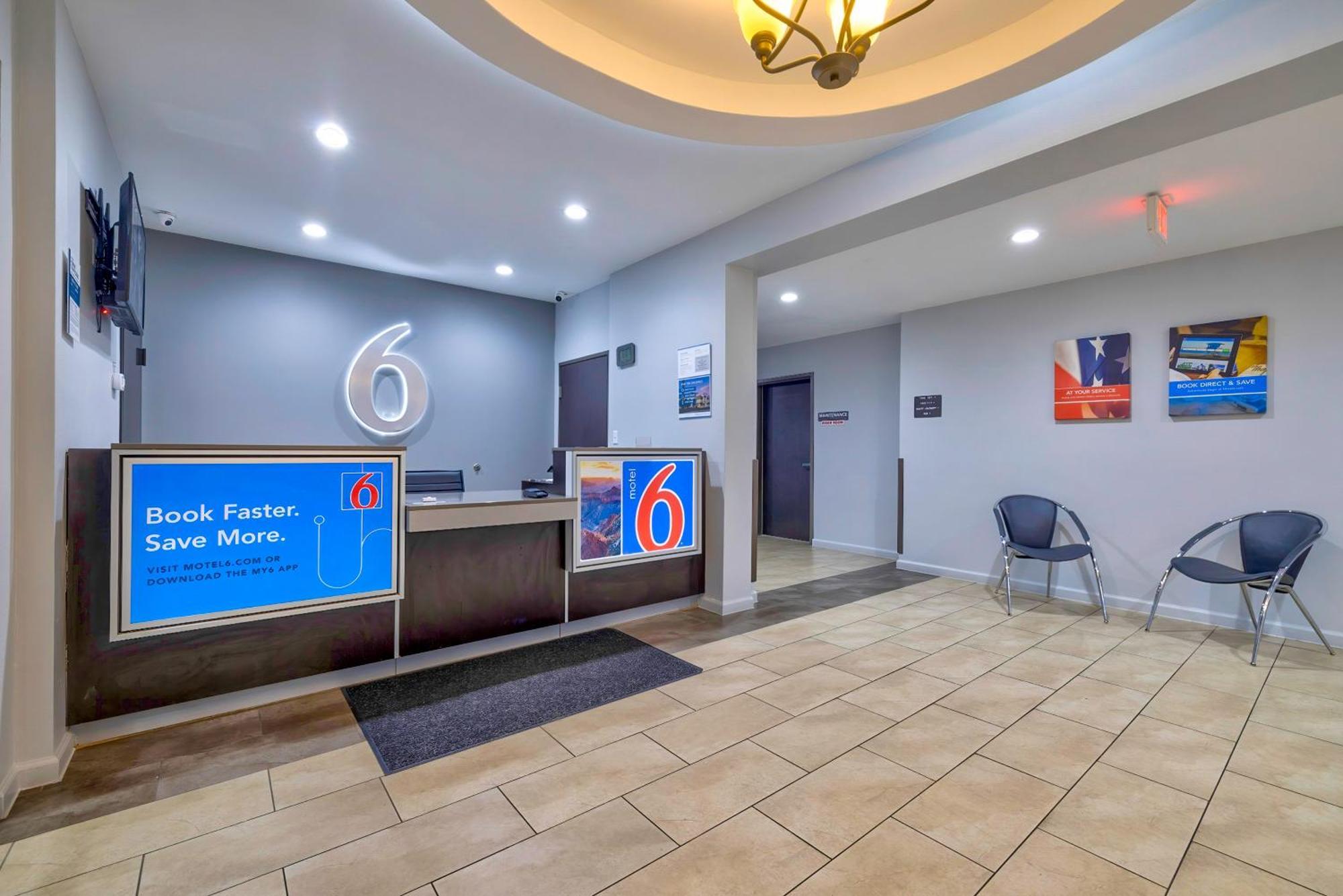 Motel 6 Texas City I-45 Экстерьер фото