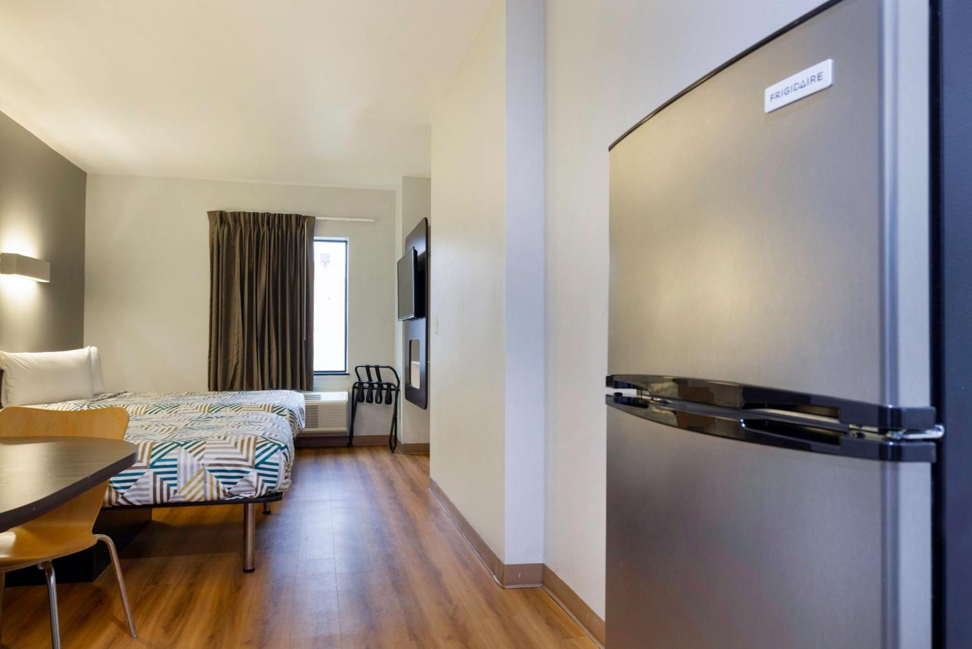Motel 6 Texas City I-45 Экстерьер фото